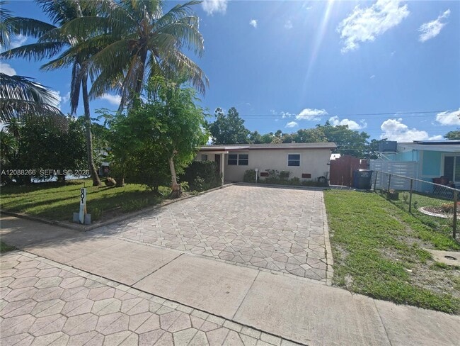 Building Photo - 801 N 70th Ave
