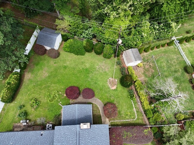 Building Photo - 625 Challedon Dr