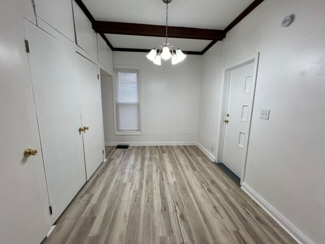 Building Photo - Newly Remodeled 4 Bed House Available Now!
