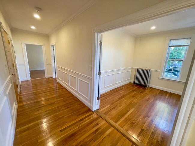 Building Photo - MISSION HILL 4BED $5600 ON HILLSIDE ST