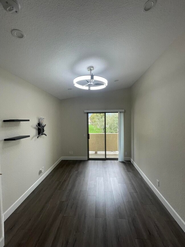 Building Photo - 394 Tava Ln