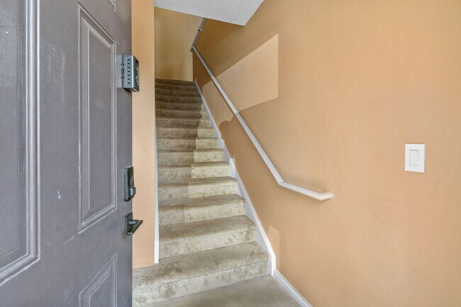 Building Photo - 10354 Fox Trail Rd S