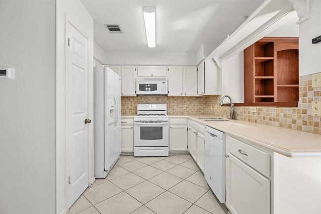 Building Photo - 13313 Black Canyon Dr