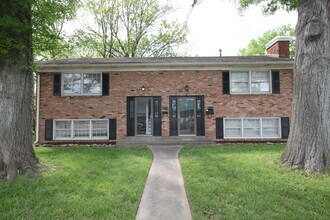 Building Photo - 2015 Garden Springs Dr