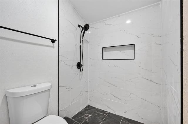 Building Photo - 1401 La Salle Dr