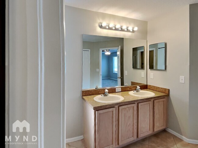 Building Photo - 4852 Barchetta Dr