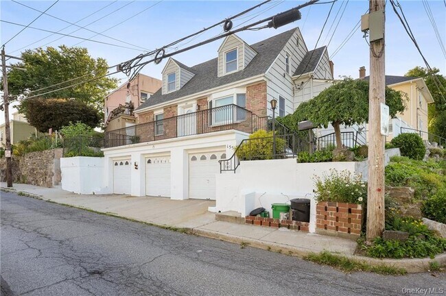 Building Photo - 155 Grand St