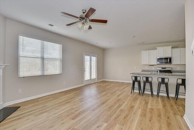 Building Photo - 6099 Whitewater Dr