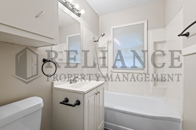 Building Photo - 4514 Vesta Dr