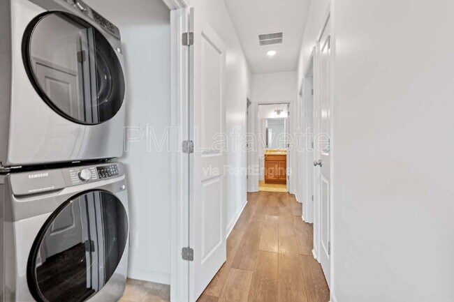 Building Photo - 3350 Marlton Ct