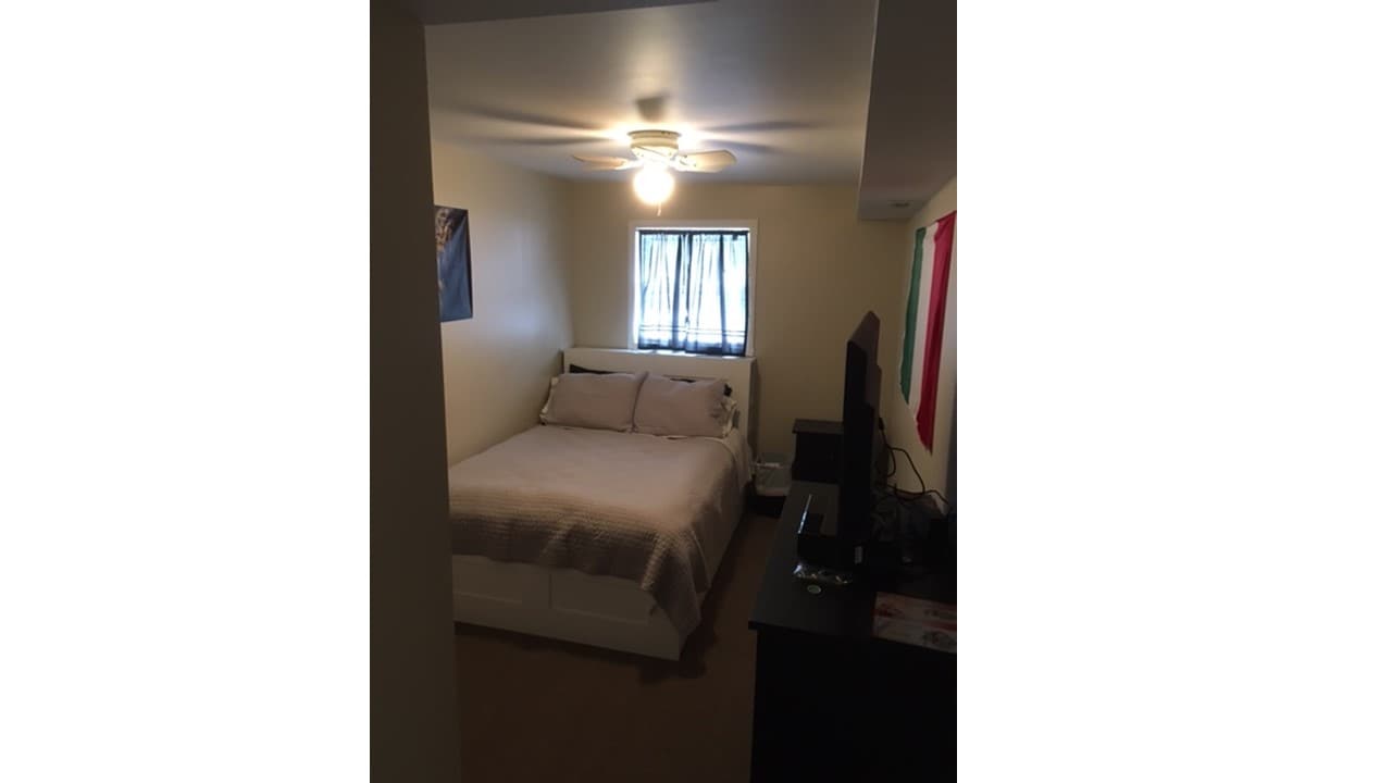 one of 3 bedrooms - 205 W Washington St