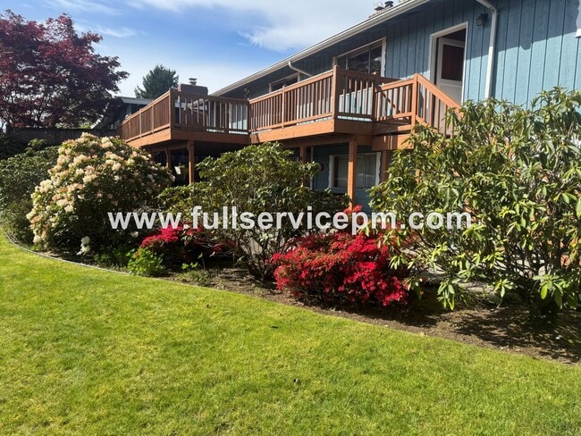 Building Photo - Charming house in downtown Snohomish