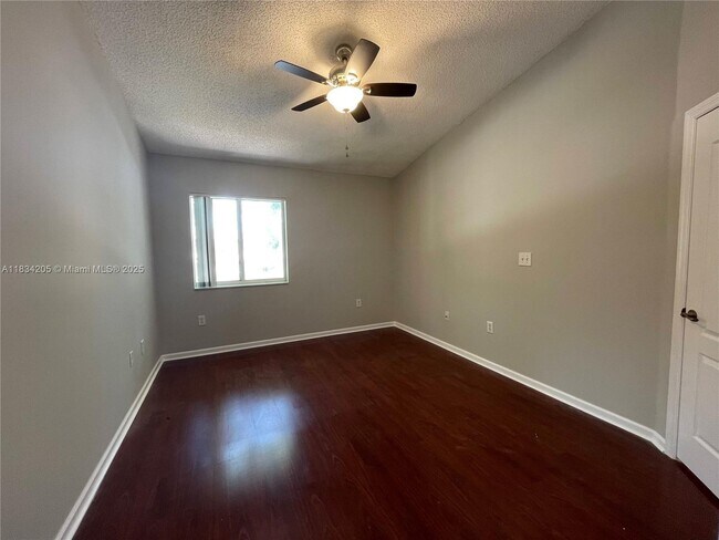 Building Photo - 14124 SW 121st Pl