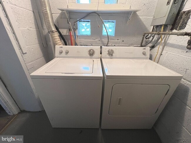 Building Photo - 3 Bed Townhome - Chester, PA