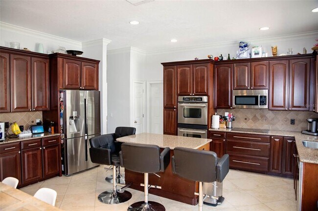 Building Photo - 411 Sycamore St