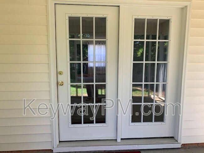 Building Photo - 18 Fowkewood Ct