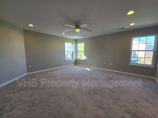 Building Photo - 2520 Post Oak Dr