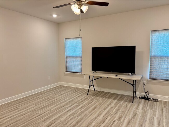 Building Photo - 492 Vermilion Cir