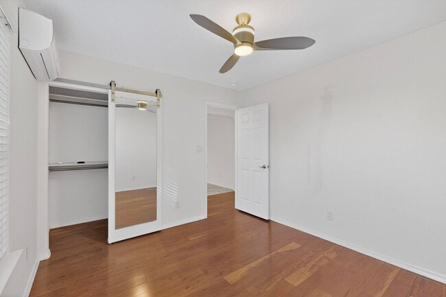 Building Photo - Executive Rental