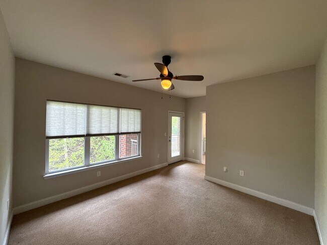 Building Photo - Elizabeth Townhome - T.R. Lawing Realty Property