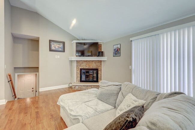 Building Photo - {9534} Updated Nall Hills Home + Two Car Garage + Finished Basement + 3 Full Baths!