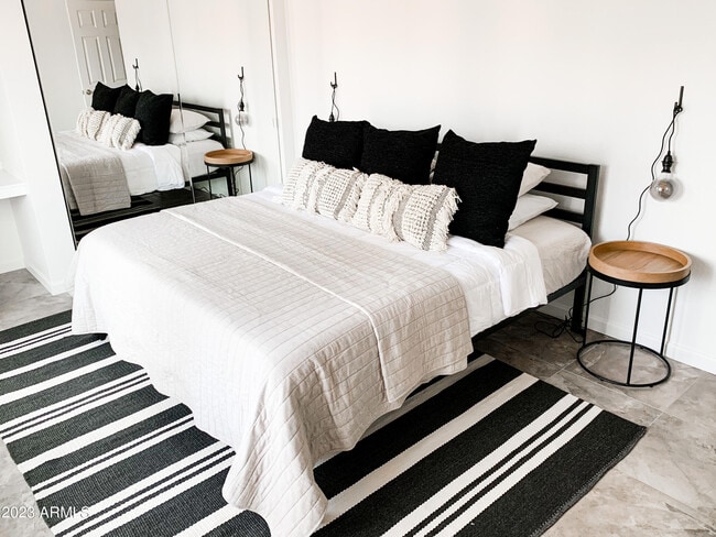 Building Photo - 9067 E Larkspur Dr