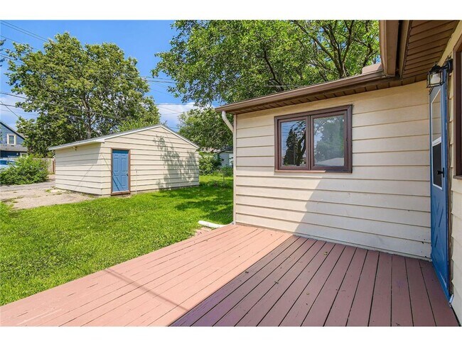 Building Photo - 915 Fuller Ave