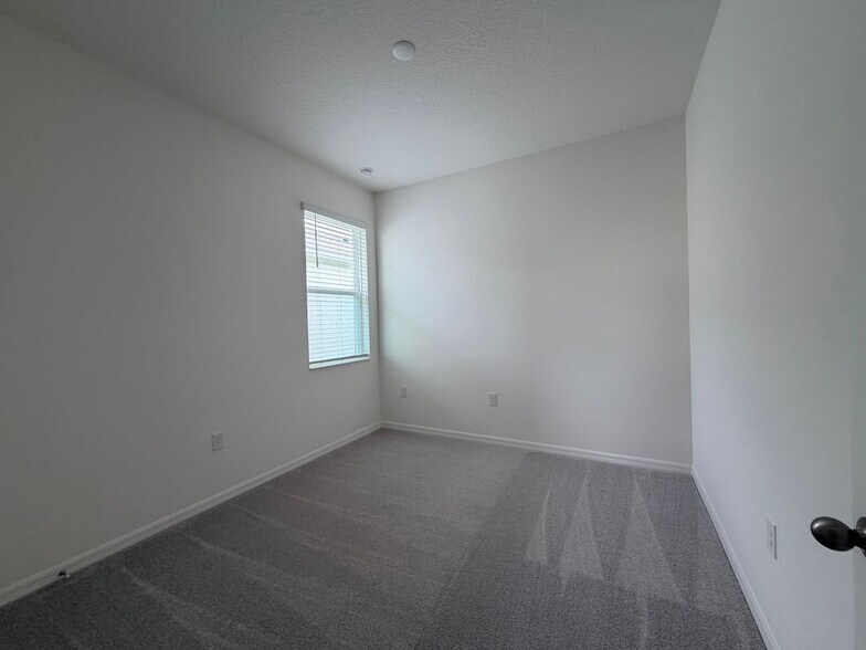 Building Photo - 2029 Anthem Dr