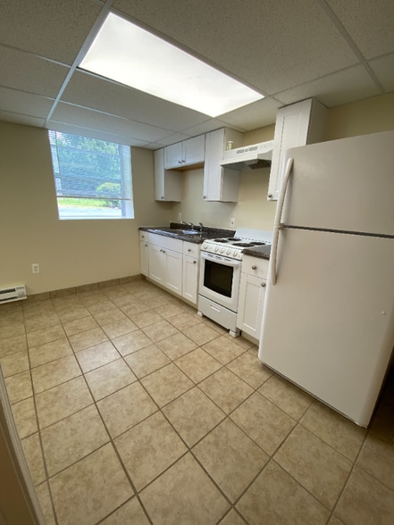 Building Photo - 420 North St