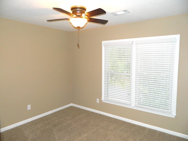 Building Photo - Home for Rent - 139 Spring Lakes Drive