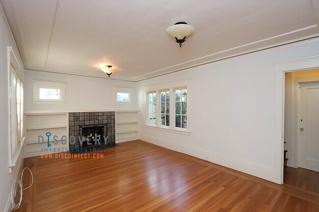 Building Photo - Trestle Glen Three Bedroom Home With Stunning Backyard