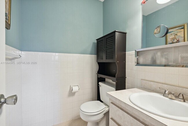 Building Photo - 5300 Washington St