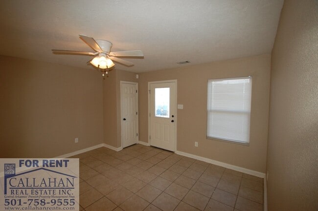 Building Photo - 3 Bedroom Duplex in Jacksonville