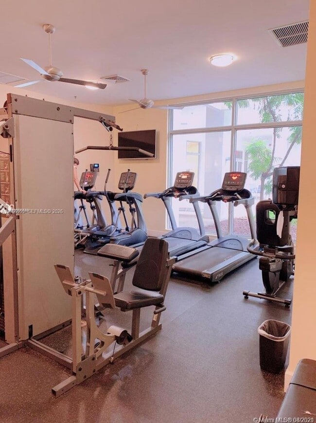 Building Photo - 1830 Radius Dr