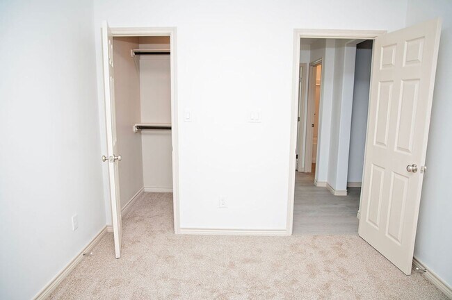 Building Photo - Now Leasing! New Silver Leaf Home with 3 B...