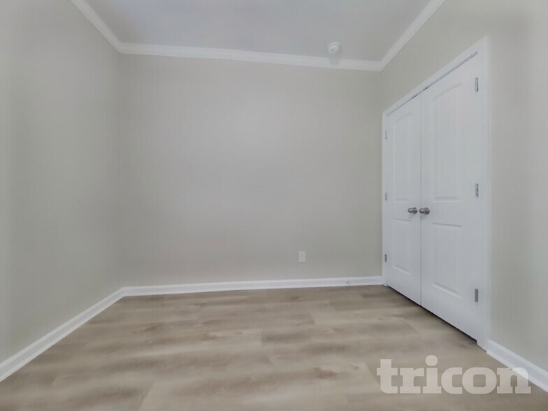 Building Photo - 45 Oak Hollow Way