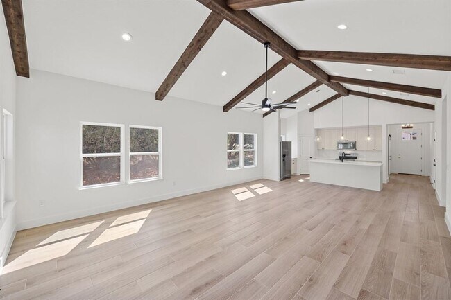 Building Photo - 21679 High Dr