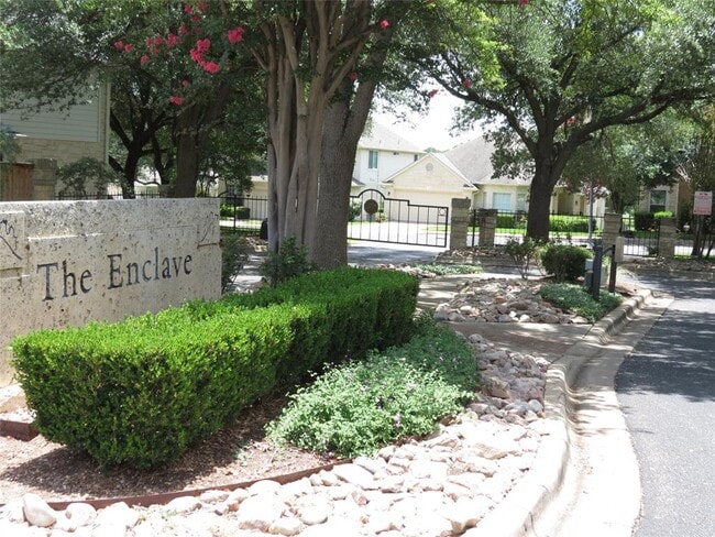 Building Photo - 4008 Sable Oaks Dr