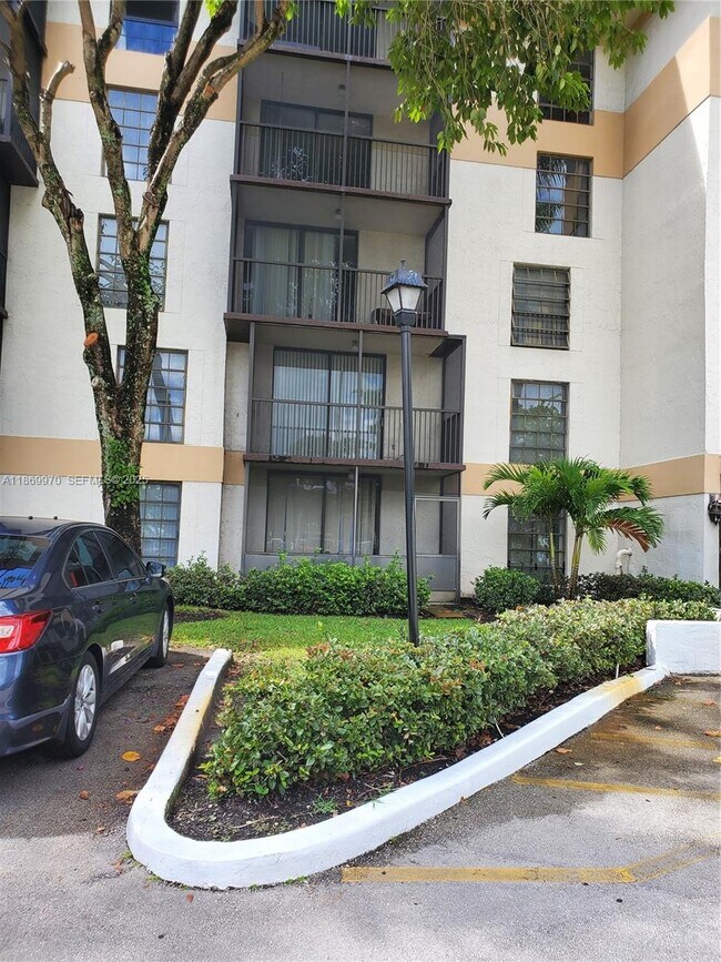 Building Photo - 5550 NW 44th St