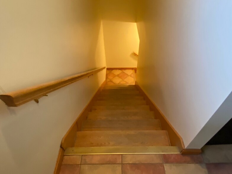 Building Photo - 494 Main St