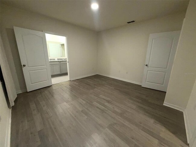 Building Photo - 1329 Derry Ave