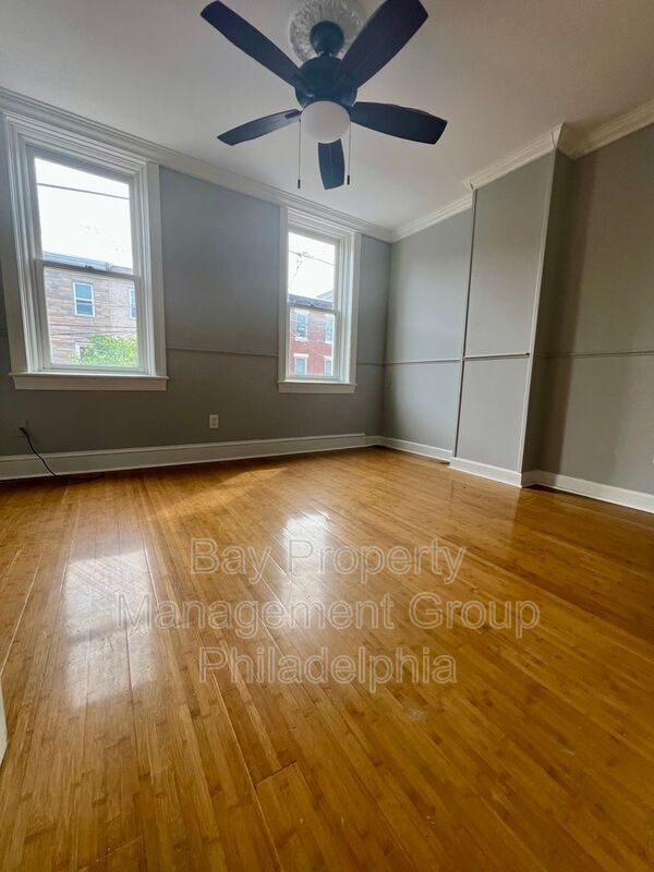Building Photo - 827 Almond St