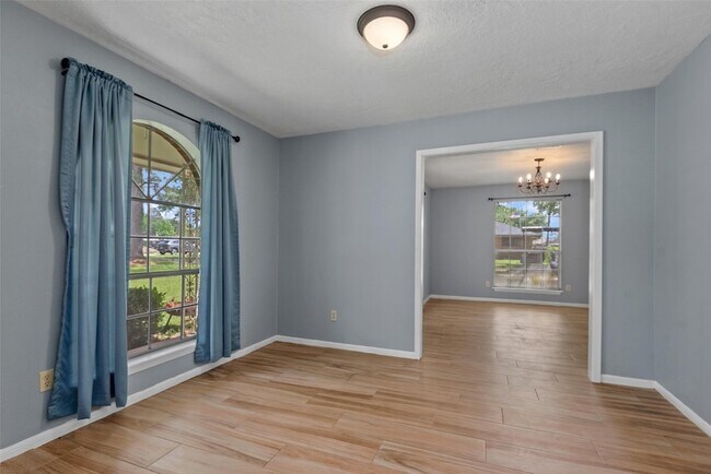 Building Photo - 24338 Redbud Ave