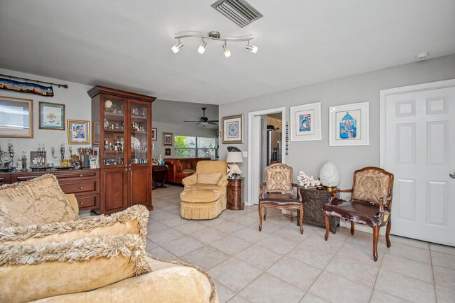 Building Photo - 7678 Solimar Cir