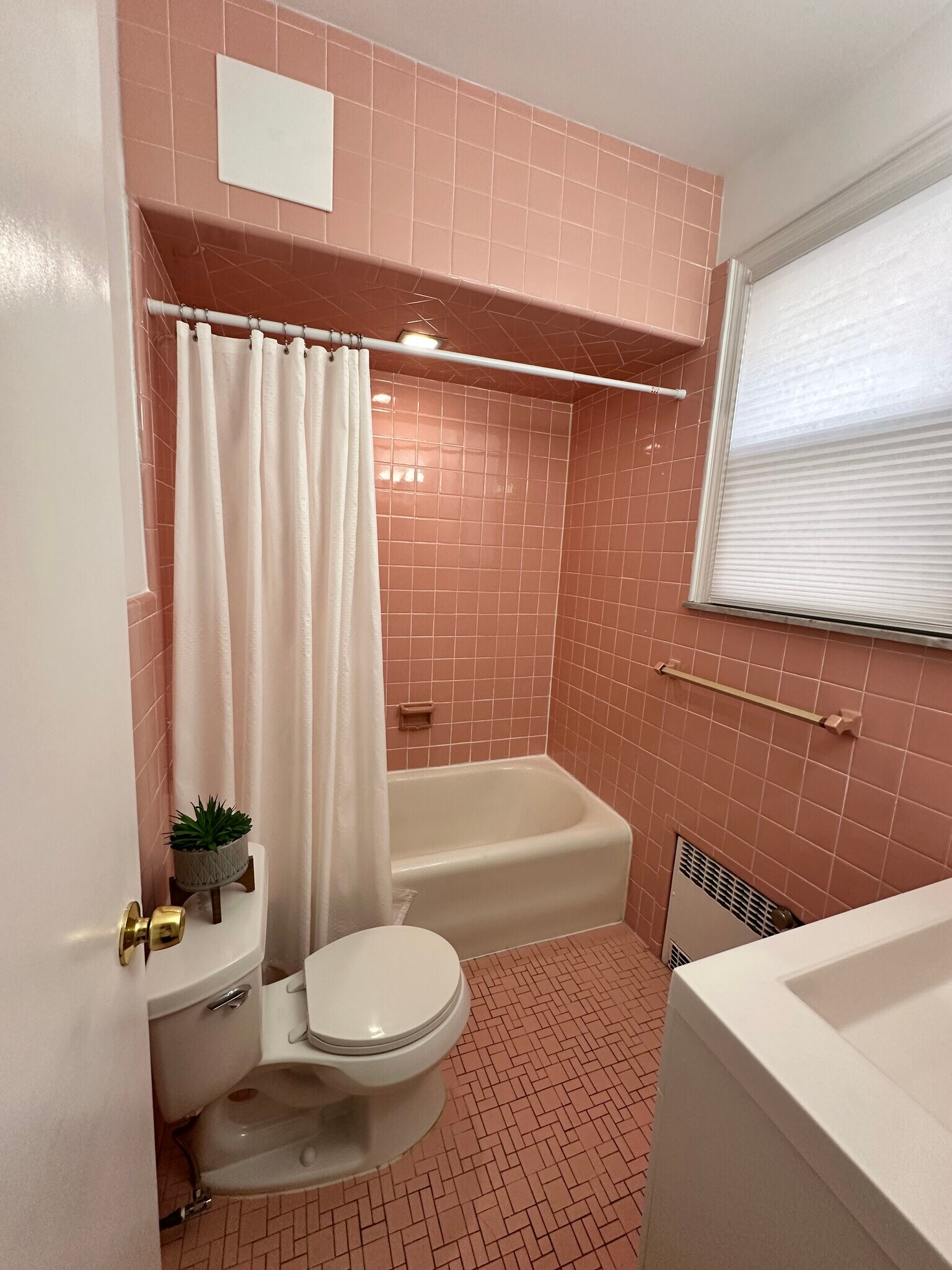 Building Photo - 167 N 15th St