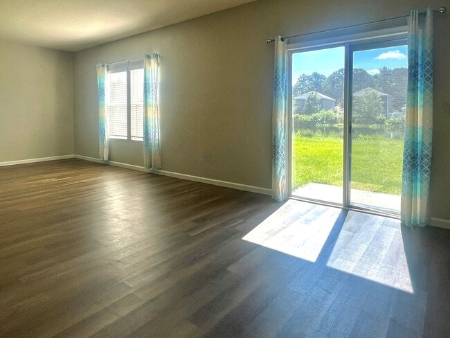 Building Photo - 131 Ashwood Cir
