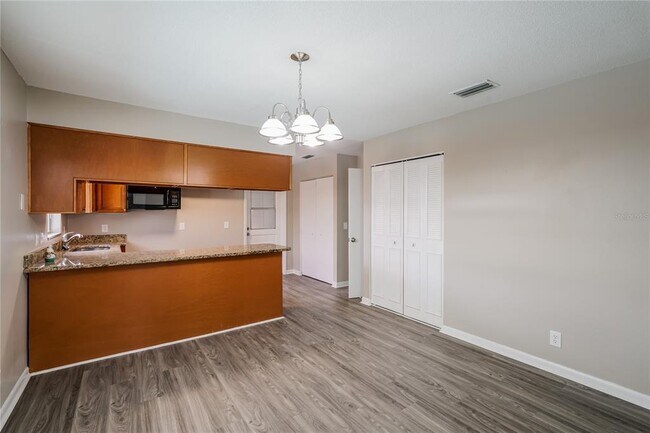 Building Photo - 602 Clayton Cir