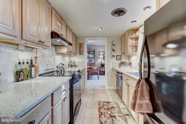 Building Photo - 2 br, 2 bath Condo - 305 Swan Cove Ln