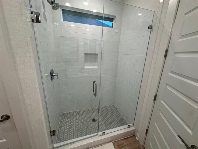 Building Photo - 421 Peace Pipe Way