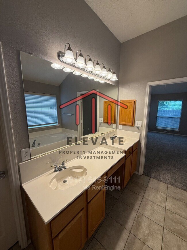 Building Photo - 6105 Comfort Dr